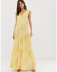 Желтое вечернее платье с цветочным принтом от Vila