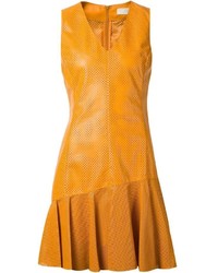 Желтое кожаное платье прямого кроя