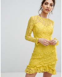 Желтое кружевное облегающее платье от PrettyLittleThing