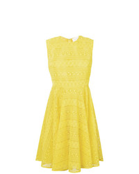 Желтое кружевное платье с плиссированной юбкой от Giambattista Valli