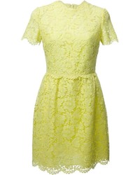 Желтое кружевное платье с пышной юбкой от Valentino