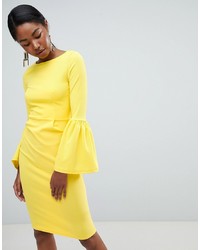 Желтое облегающее платье от Club L