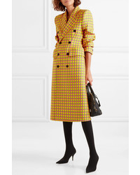 Женское желтое пальто в клетку от Balenciaga