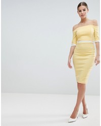 Желтое платье-футляр от Vesper