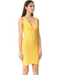 Желтое платье от Herve Leger
