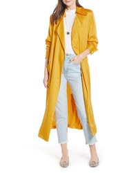 Желтое сатиновое пальто дастер