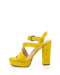 Желтые босоножки на каблуке от Versace 19.69