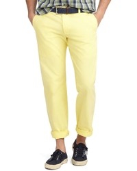 Желтые брюки чинос