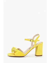 Желтые замшевые босоножки на каблуке от Pierre Cardin