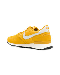 Мужские желтые замшевые низкие кеды от Nike