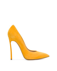 Желтые замшевые туфли от Casadei