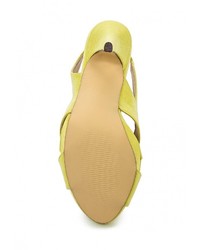 Желтые кожаные босоножки на каблуке от Anne Michelle
