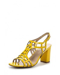 Желтые кожаные босоножки на каблуке от Just Couture