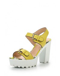 Желтые кожаные босоножки на каблуке