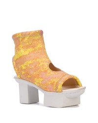 Желтые кожаные ботильоны с вырезом от Anntian