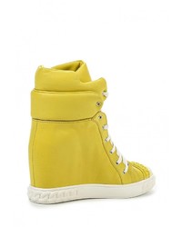 Желтые кожаные кроссовки на танкетке от Casadei