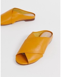 Желтые кожаные сандалии на плоской подошве от Aldo