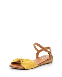 Желтые кожаные сандалии на плоской подошве от Mada-Emme