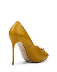 Желтые кожаные туфли от Vitacci
