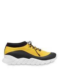 Мужские желтые кроссовки от Fendi