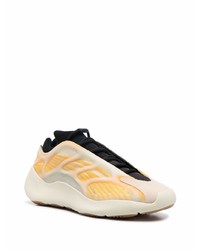 Мужские желтые кроссовки от adidas YEEZY