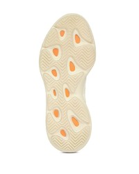 Мужские желтые кроссовки от adidas YEEZY