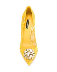 Желтые кружевные туфли от Dolce & Gabbana