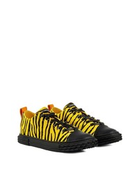 Мужские желтые низкие кеды с принтом от Giuseppe Zanotti