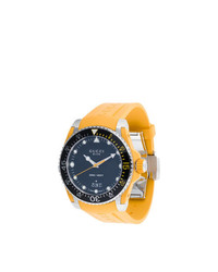 Мужские желтые резиновые часы от Gucci
