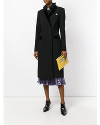 Желтый кожаный клатч с украшением от Christopher Kane