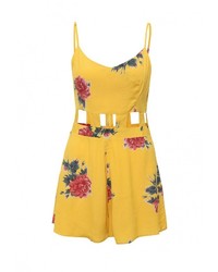 Желтый комбинезон с шортами