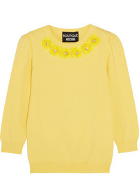 Женский желтый свитер с украшением от Moschino