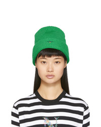 Зеленая вязаная шапка