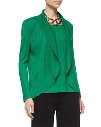 Зеленая куртка с рельефным рисунком