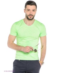 Мужская зелено-желтая футболка с v-образным вырезом от Oodji