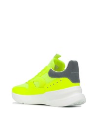 Мужские зелено-желтые кроссовки от Alexander McQueen