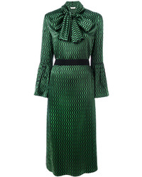 Зеленое платье-миди с геометрическим рисунком от Fendi