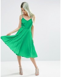Зеленое платье-миди со складками