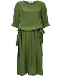 Зеленое шелковое платье прямого кроя от Jil Sander
