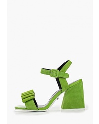 Зеленые замшевые босоножки на каблуке от Laura Valorosa