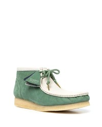 Зеленые замшевые ботинки дезерты от Clarks