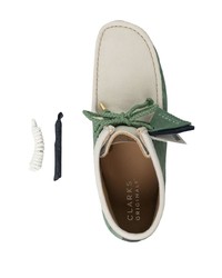 Зеленые замшевые ботинки дезерты от Clarks