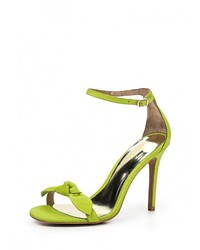 Зеленые кожаные босоножки на каблуке