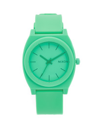 Зеленые резиновые часы