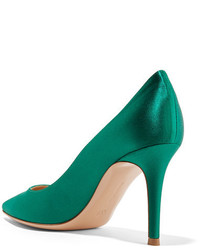Зеленые сатиновые туфли от Gianvito Rossi
