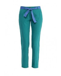 Зеленые узкие брюки от United Colors of Benetton