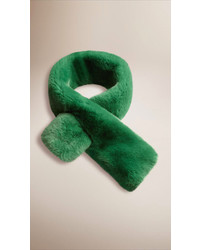 Зеленый меховой шарф