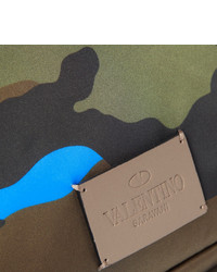 Мужской зеленый рюкзак с камуфляжным принтом от Valentino