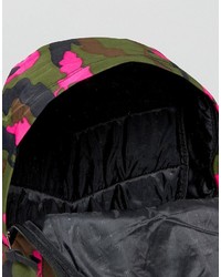 Женский зеленый рюкзак с камуфляжным принтом от Hype