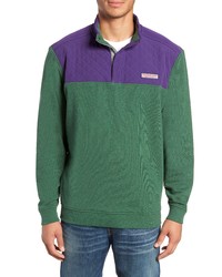 Зеленый свитер с воротником на пуговицах